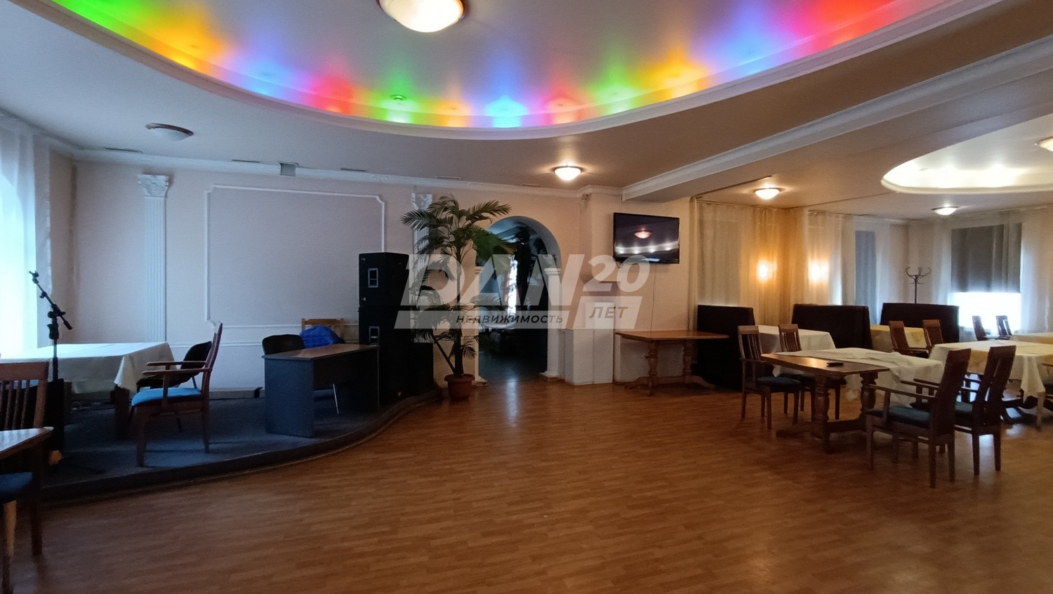Помещение свободного назначения 587,8 м²