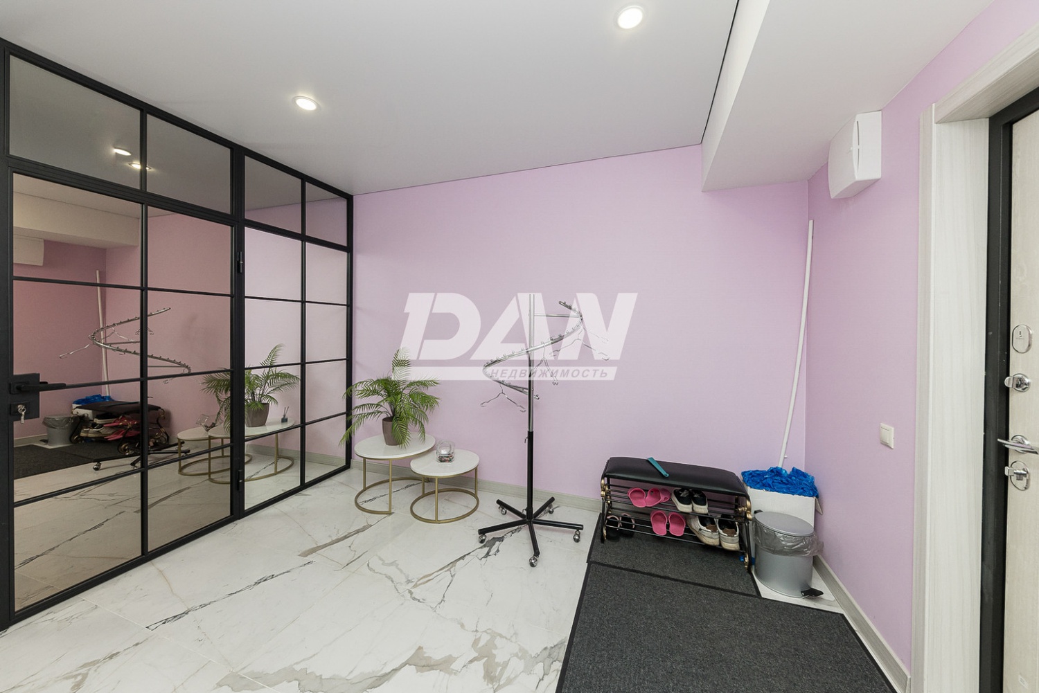 Торговая площадь 56 м²