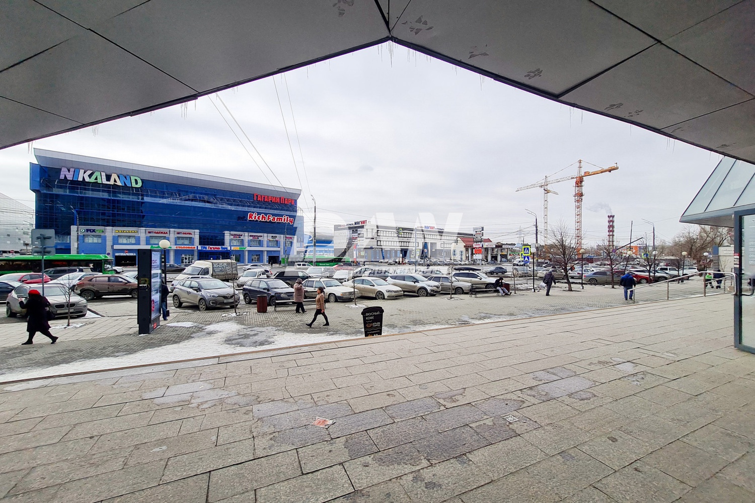 Торговая площадь 372 м²