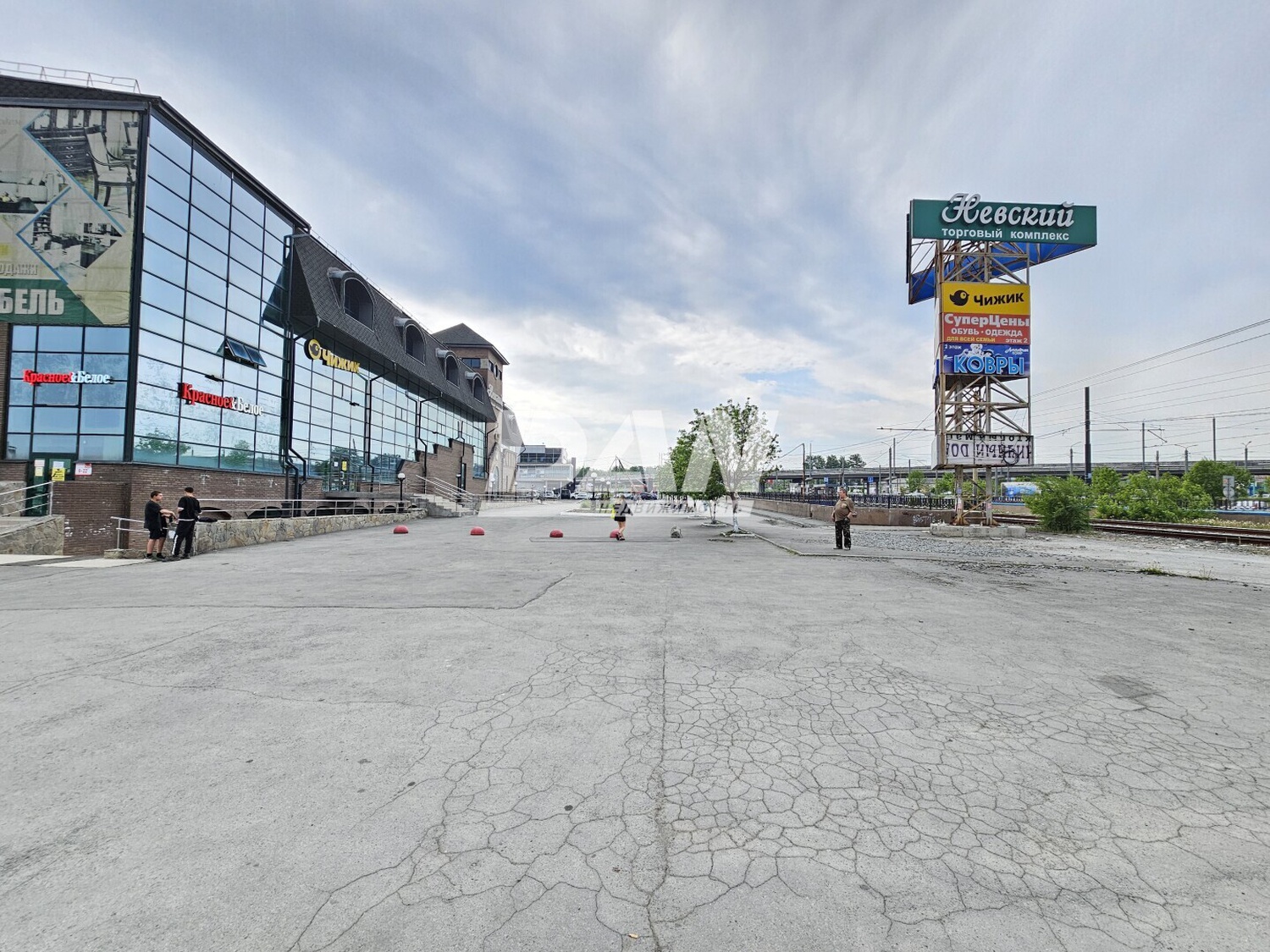 Помещение свободного назначения 401,8 м²