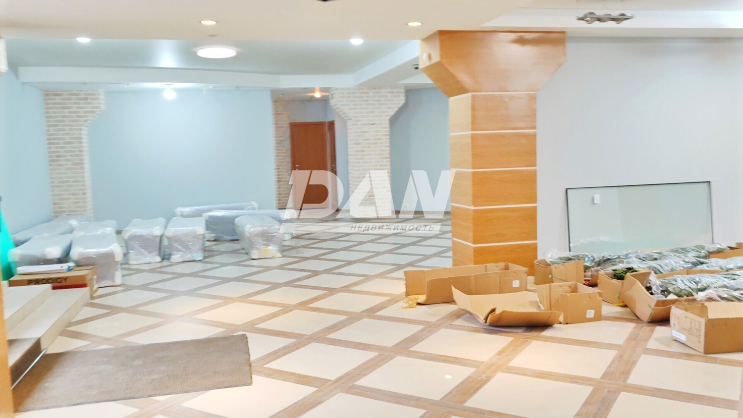 Торговое помещение 337,4 м²