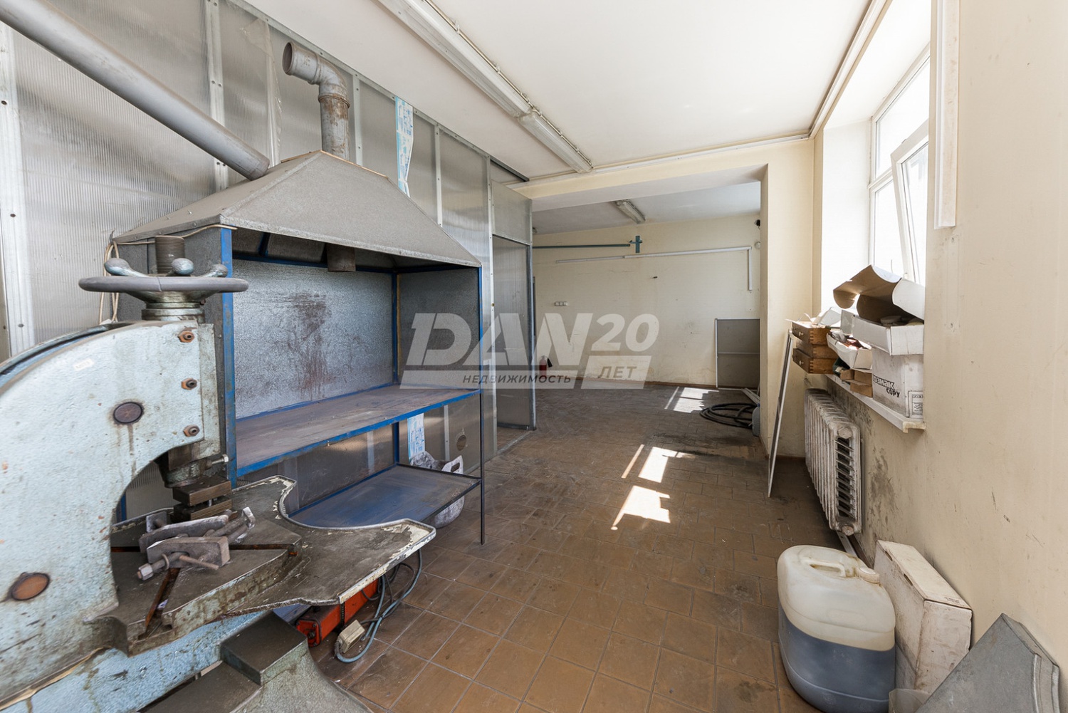 Помещение свободного назначения 1380 м²