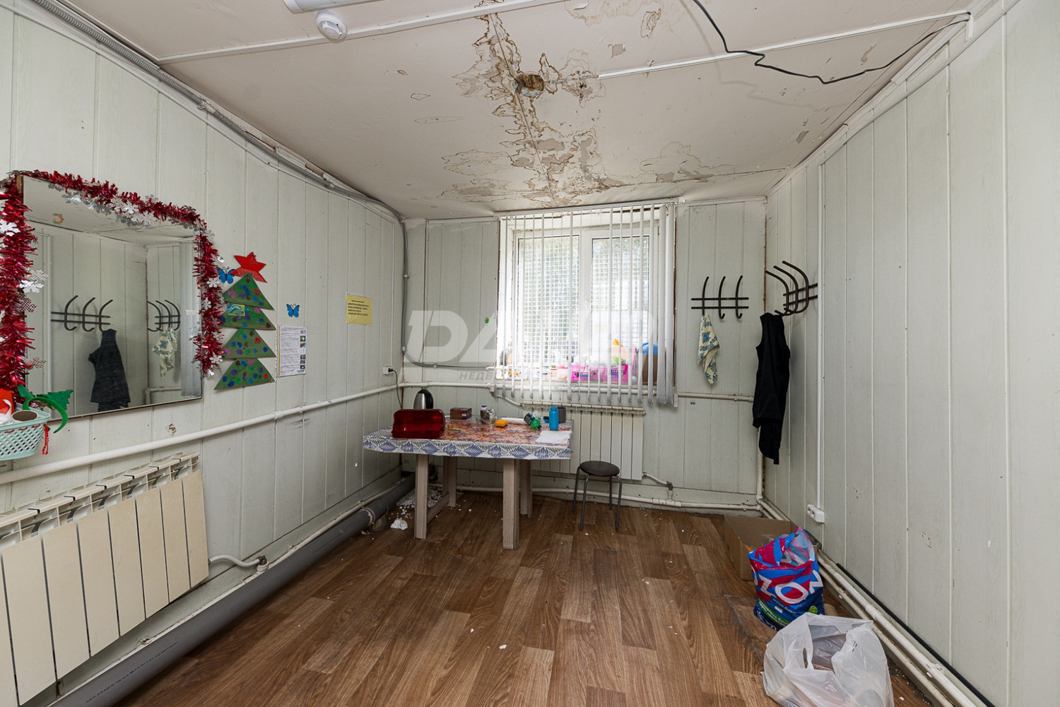 Помещение свободного назначения 877,3 м²