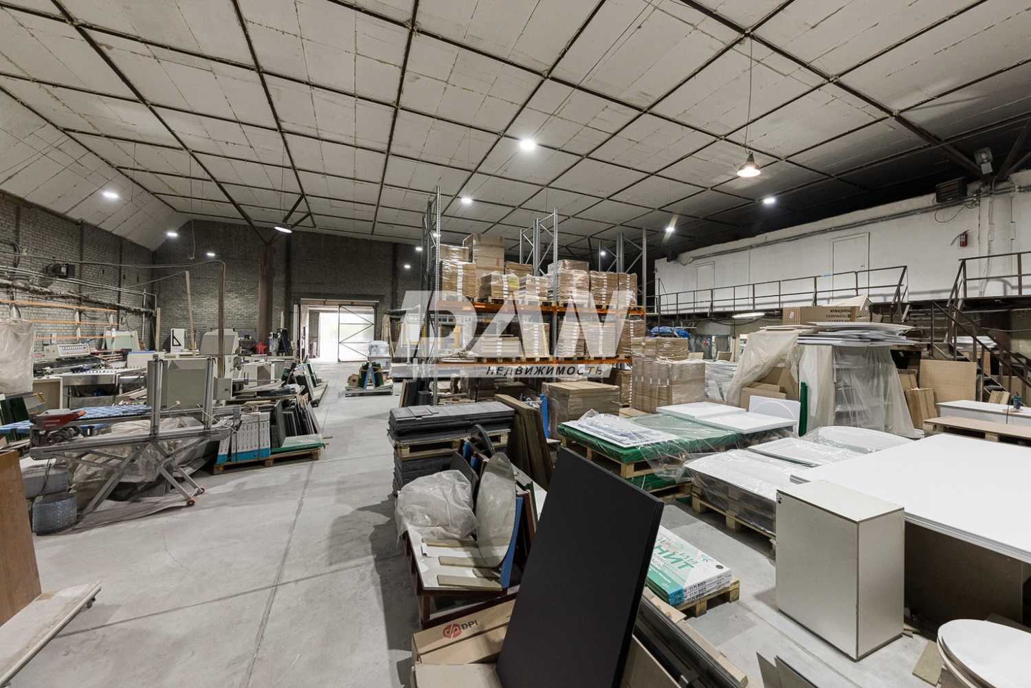 Склад 983 м²