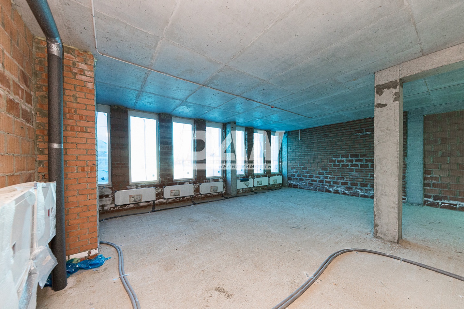 Торговая площадь 298,6 м²
