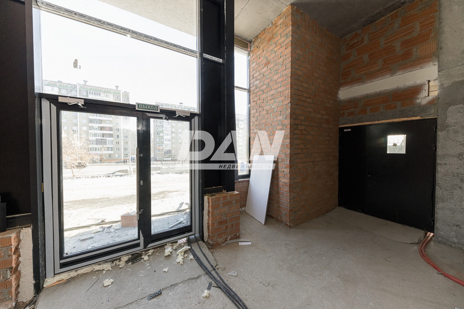 Помещение свободного назначения 327,8 м²