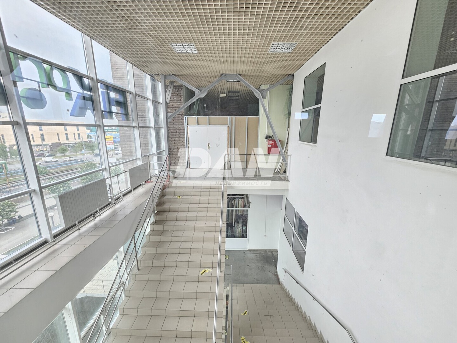 Помещение свободного назначения 495 м²