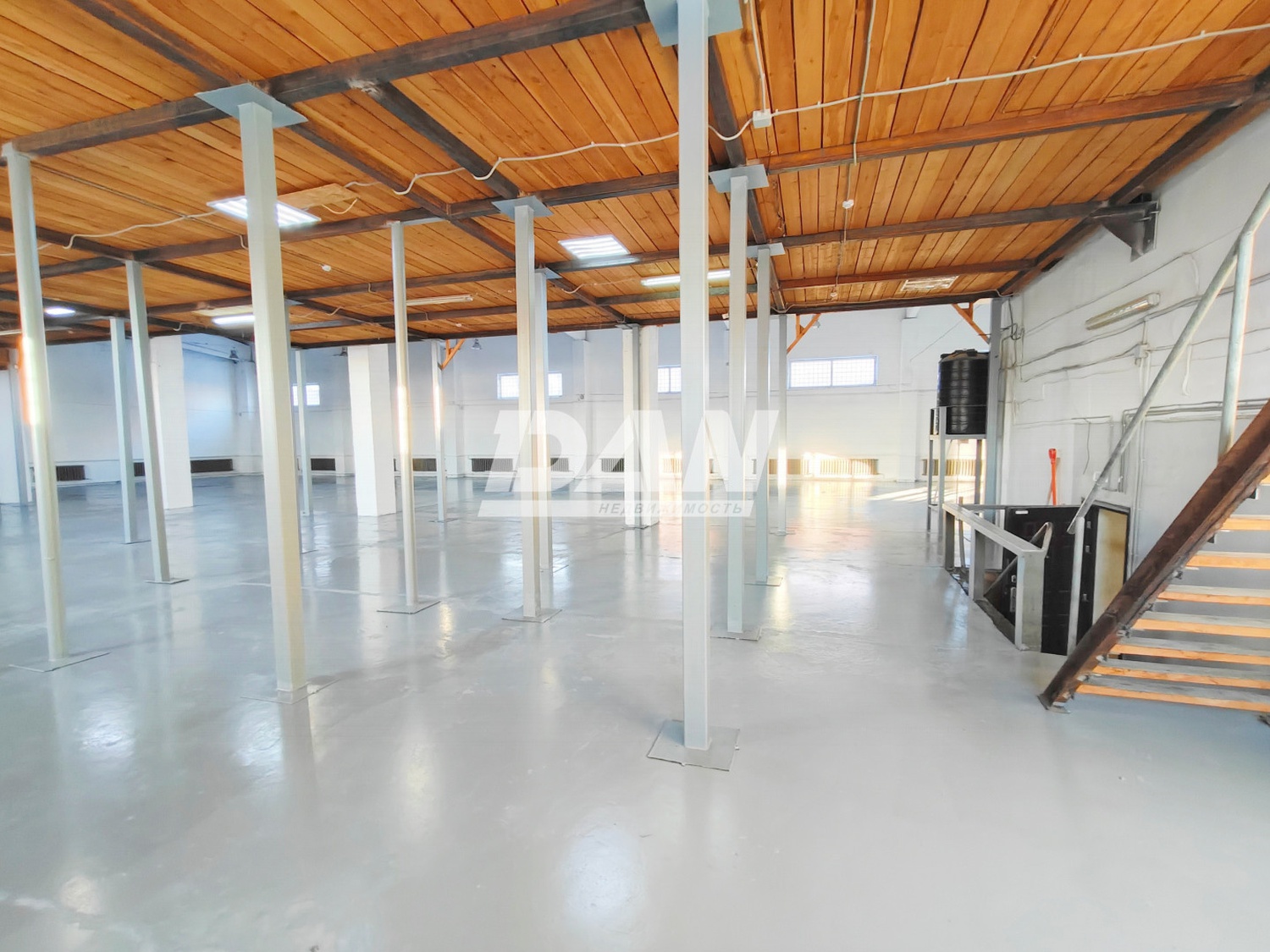 Склад 891,8 м²