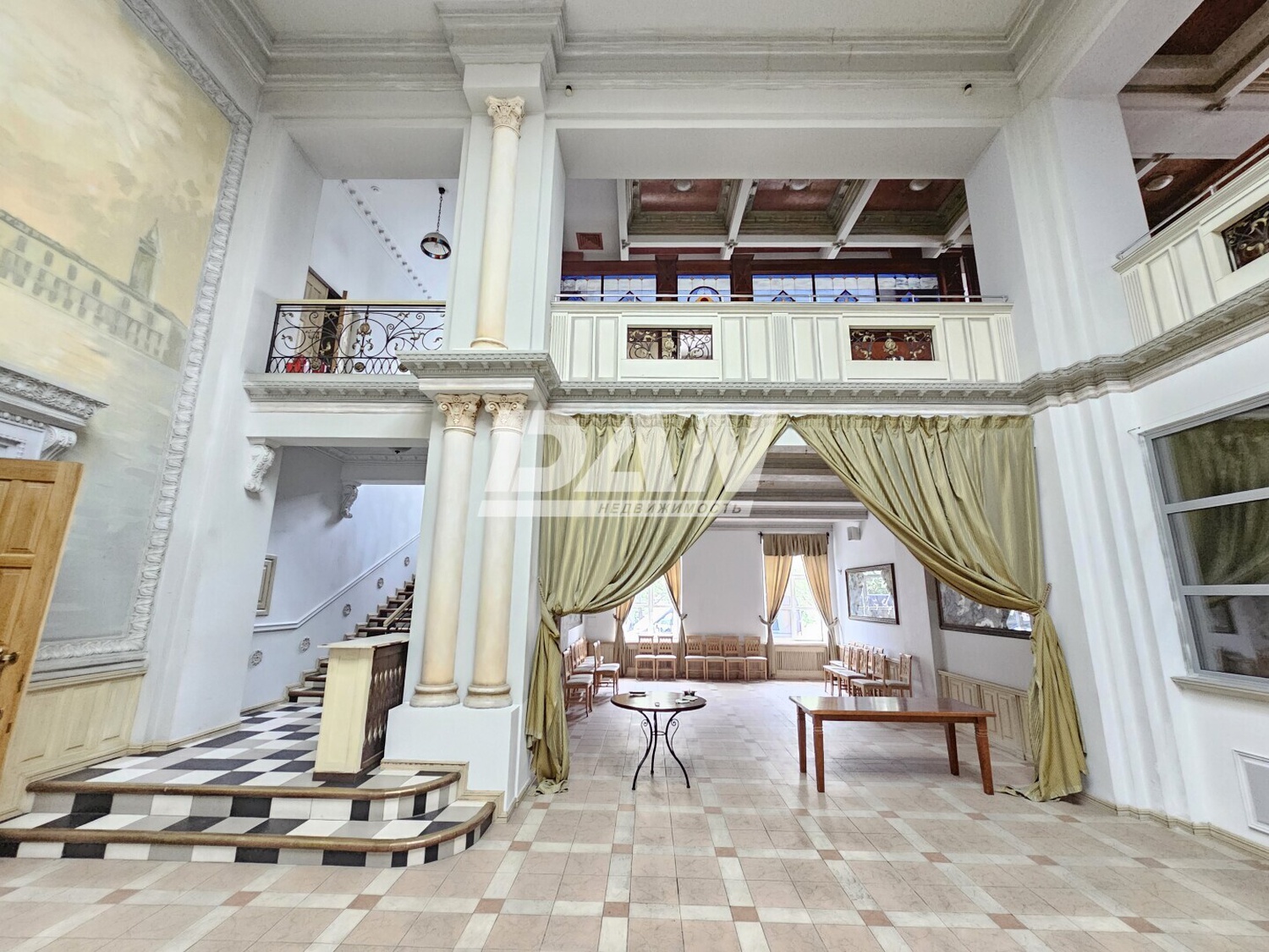 Помещение свободного назначения 650 м²
