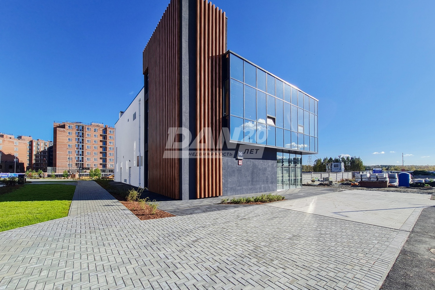 Помещение свободного назначения 641,3 м²