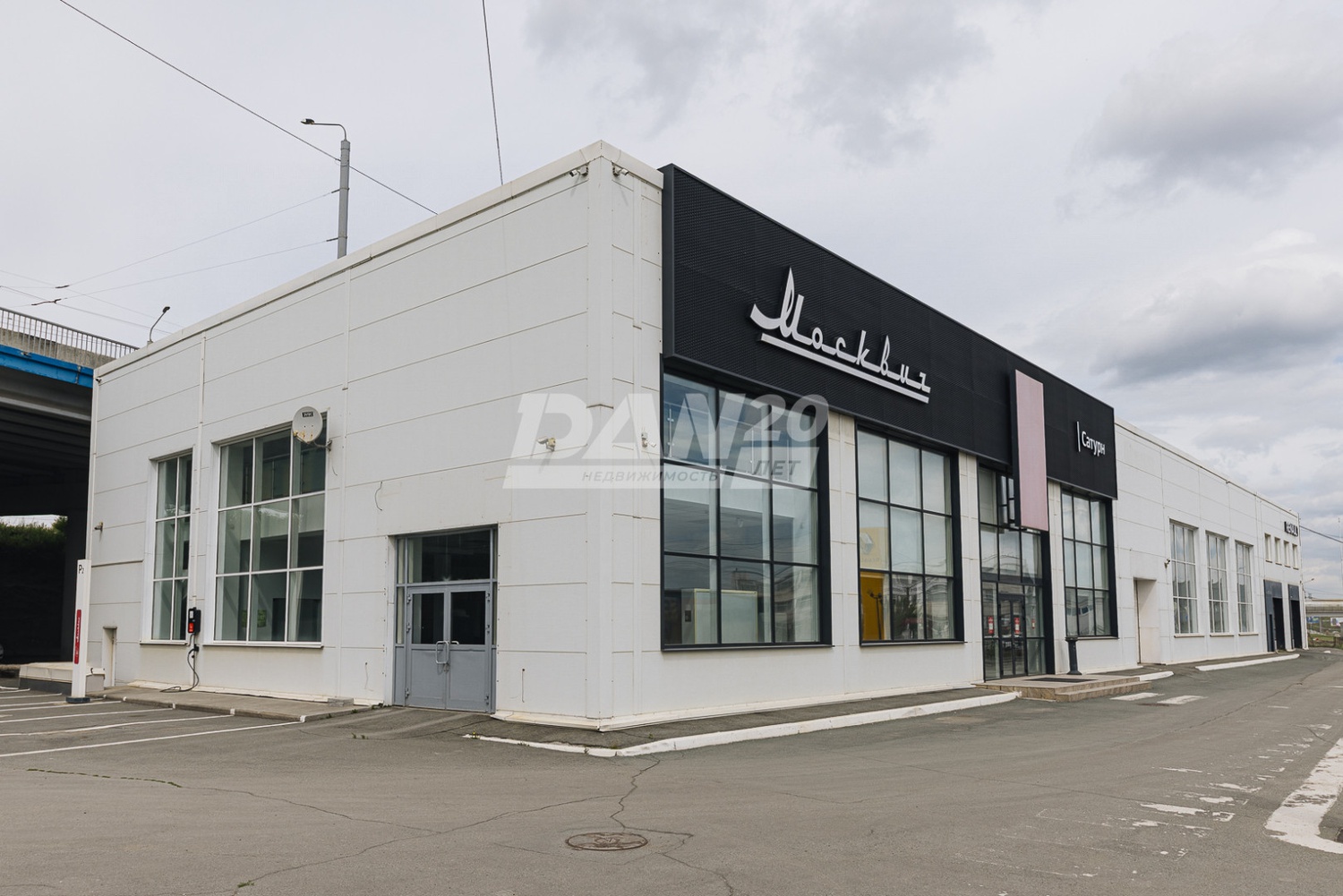 Торговая площадь 1625 м²