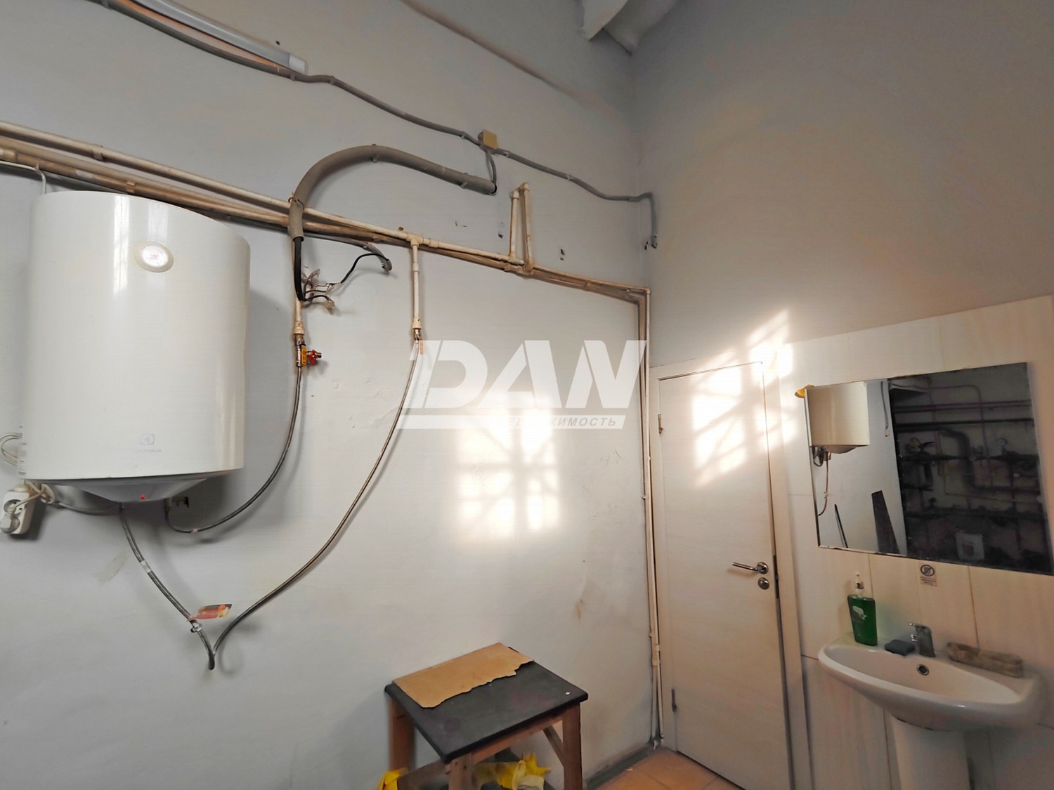 Производственное помещение 1630 м²