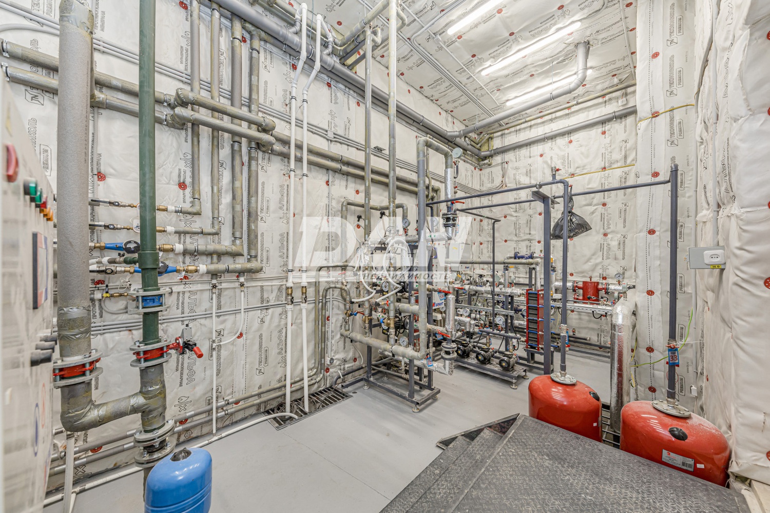 Помещение свободного назначения 641,3 м²