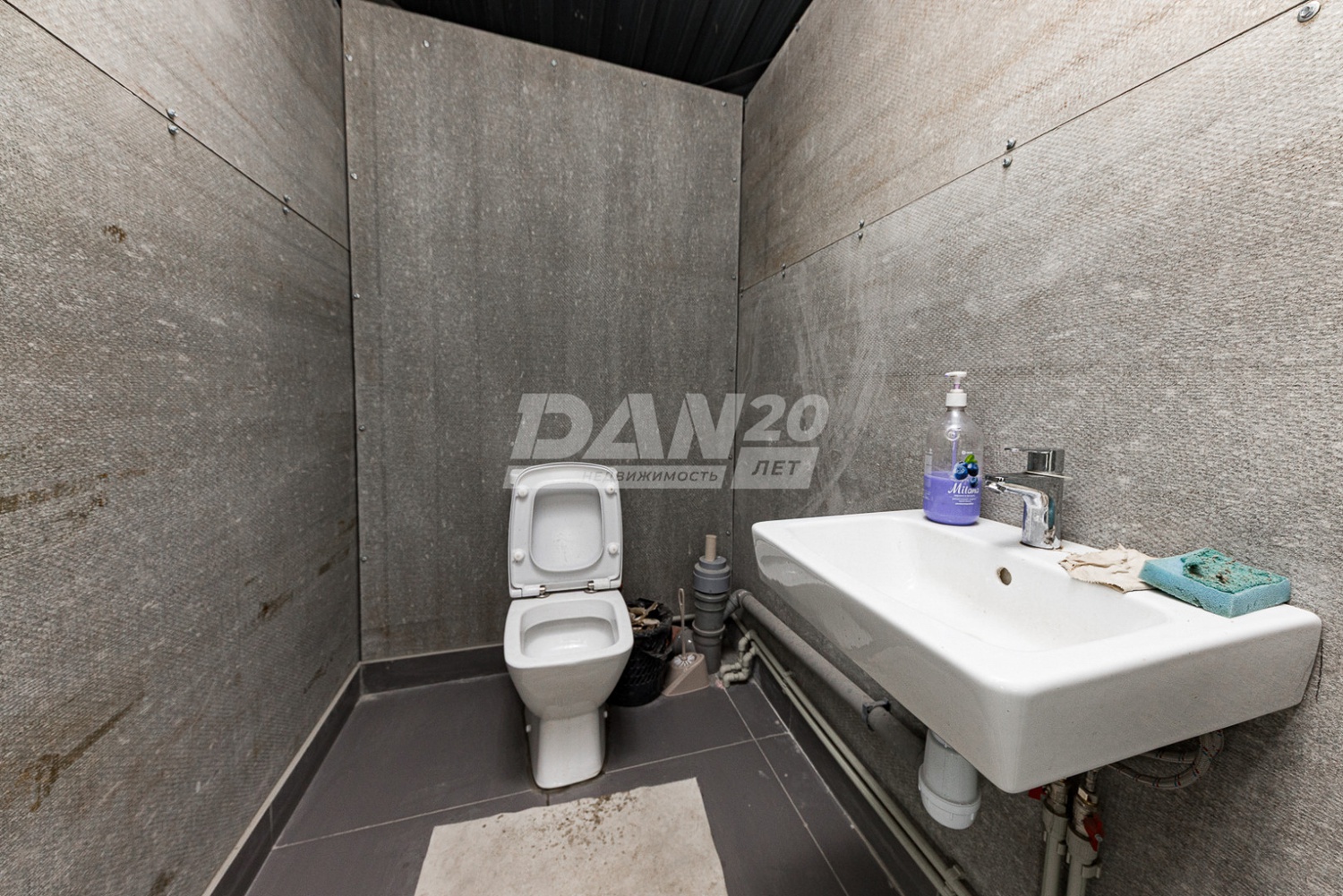 Торговое помещение 378,3 м²