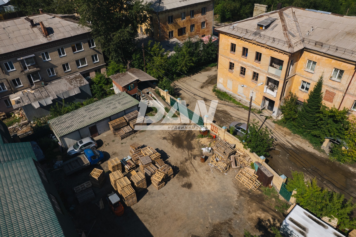 Земельный участок 1500 м²