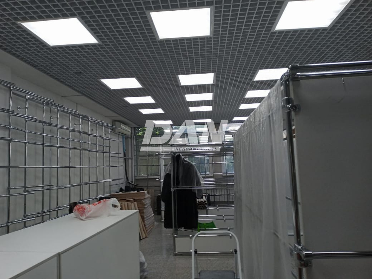 Торговая площадь 215,8 м²