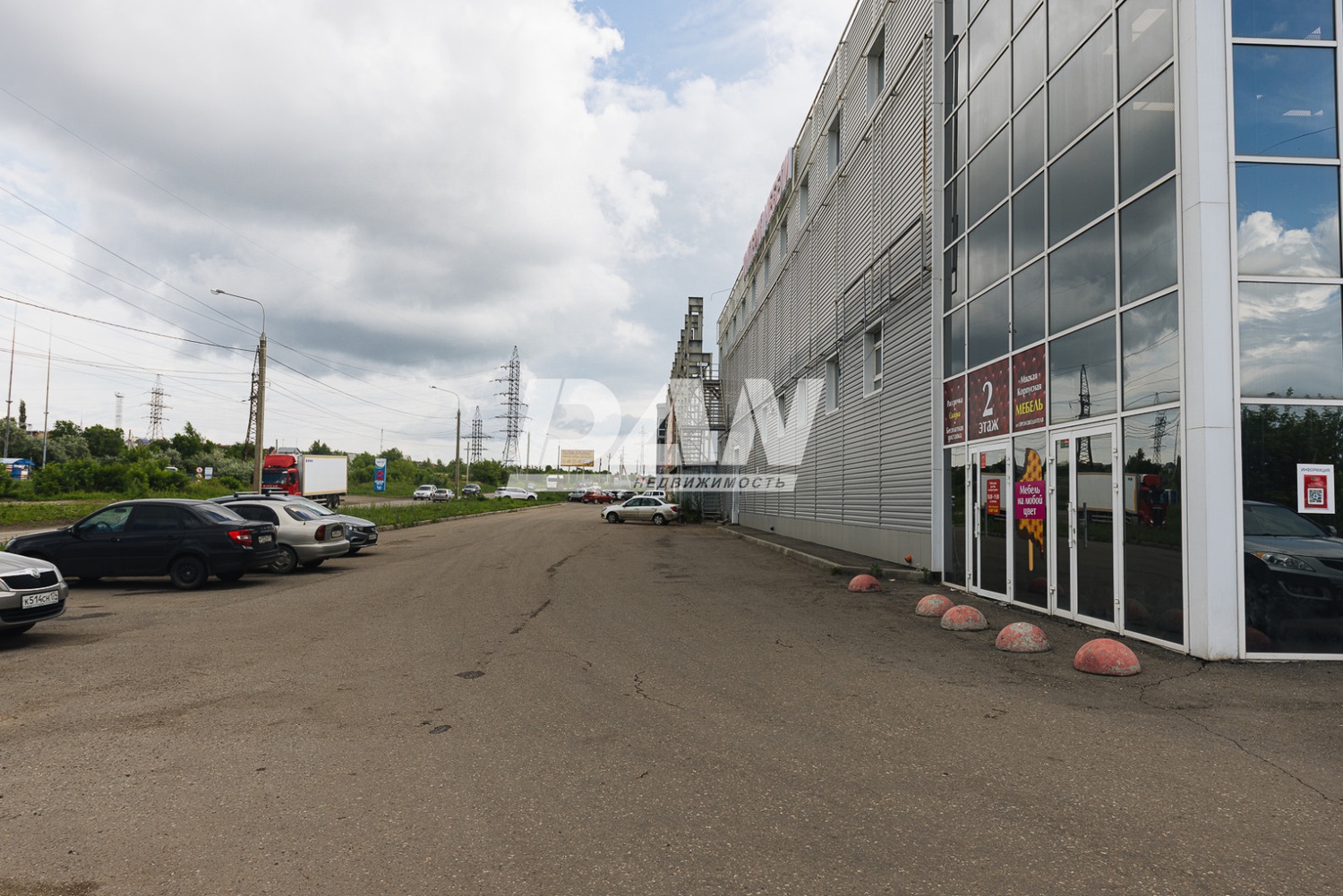 Торговая площадь 5000 м²