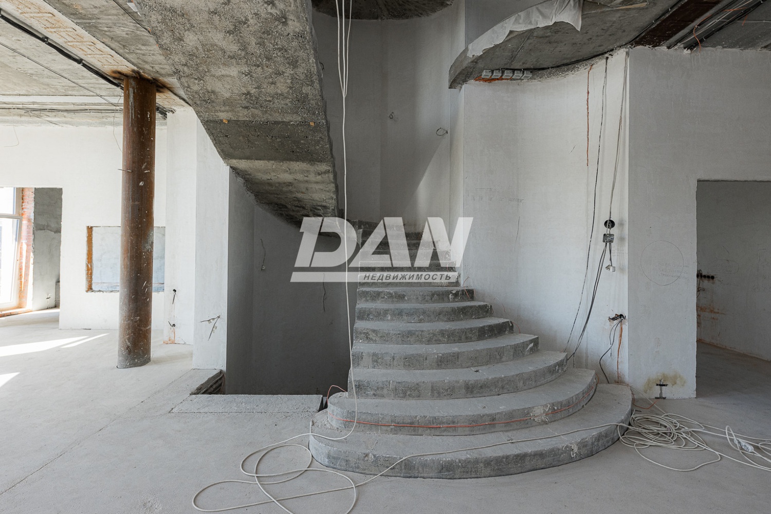 Помещение свободного назначения 1736,3 м²
