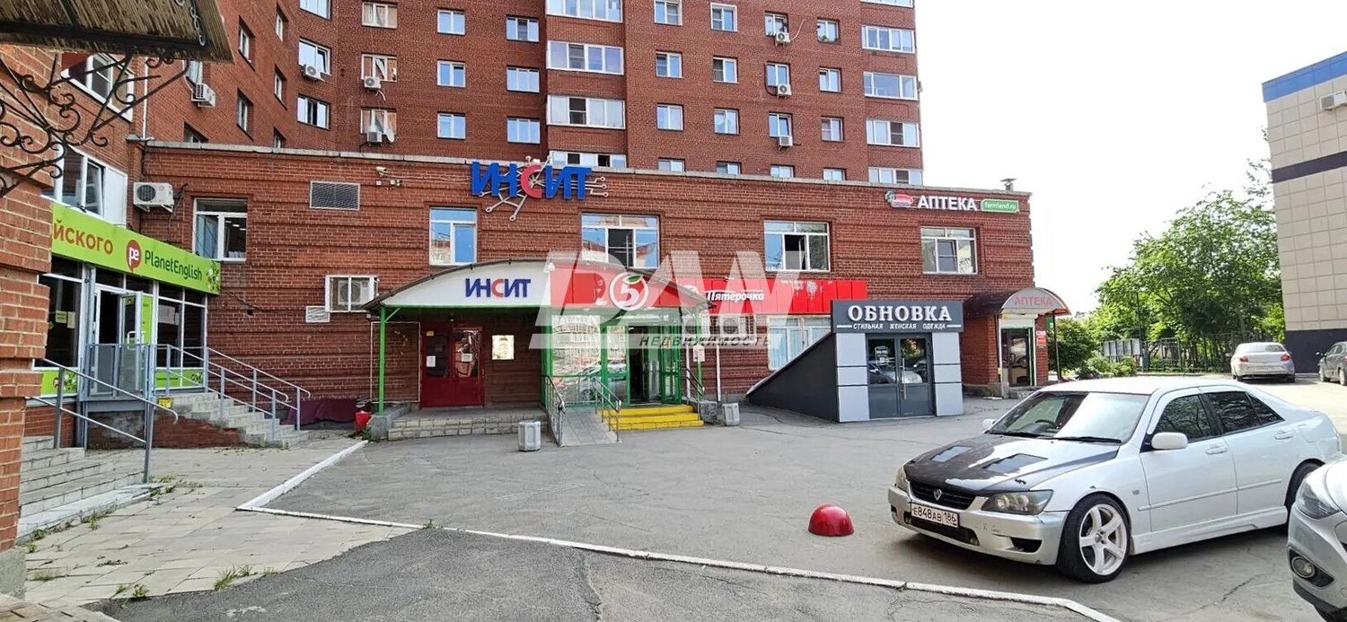 Торговое помещение 556,3 м²