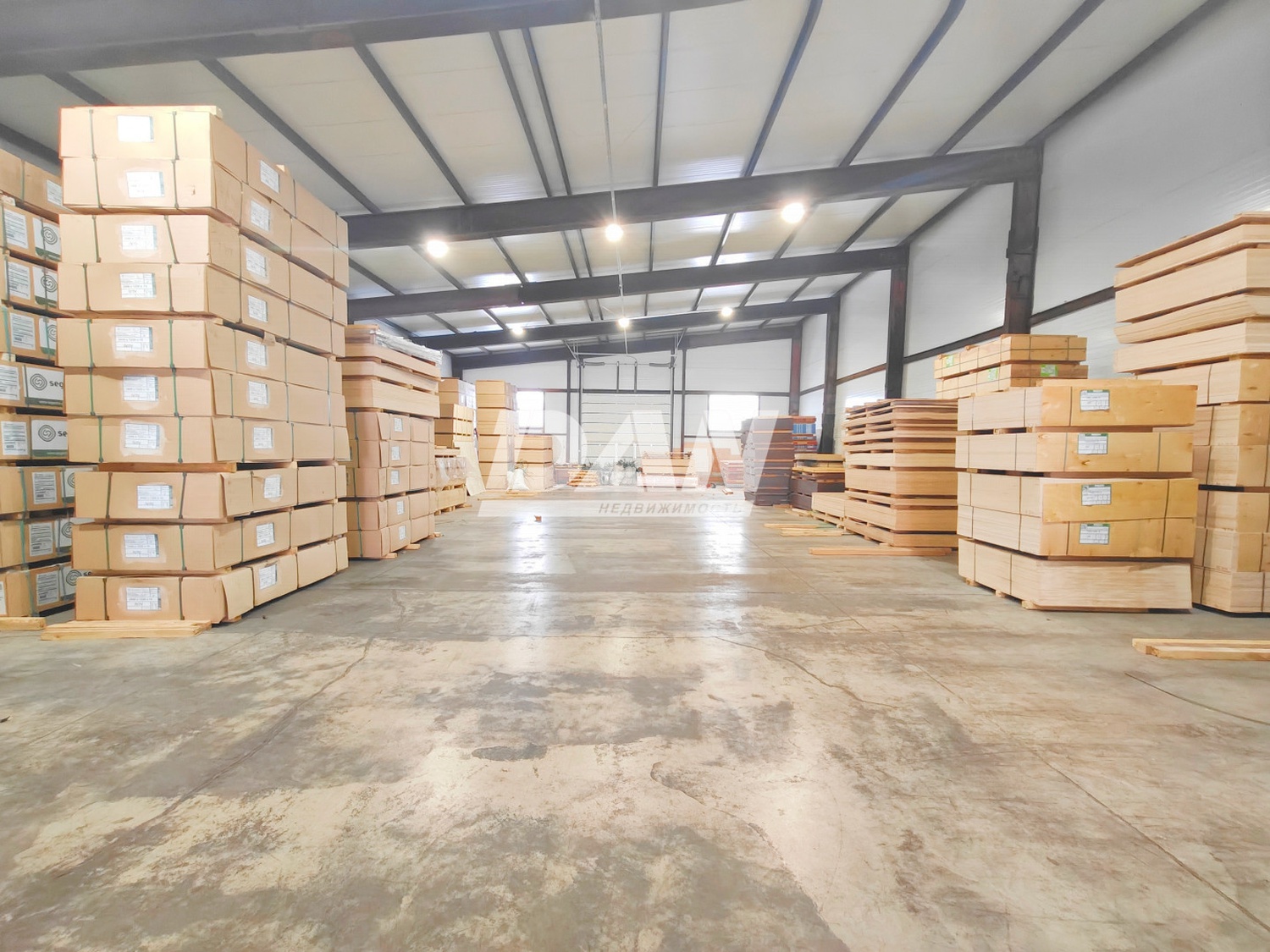 Склад 931 м²