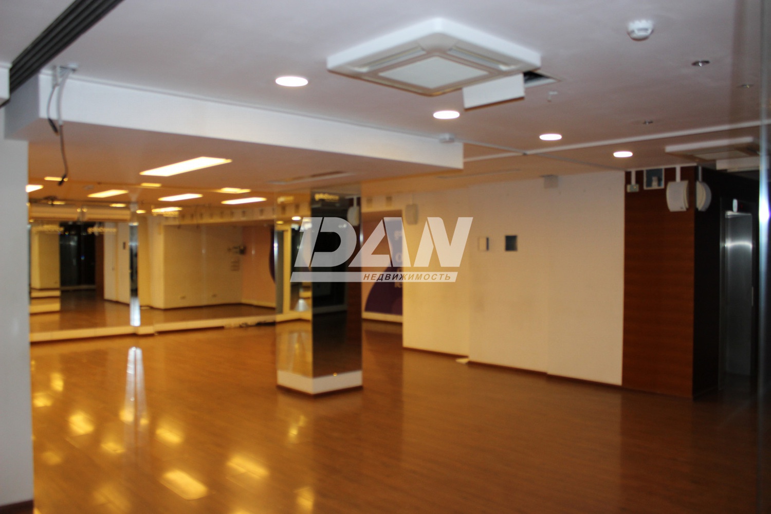 Помещение свободного назначения 897,7 м²