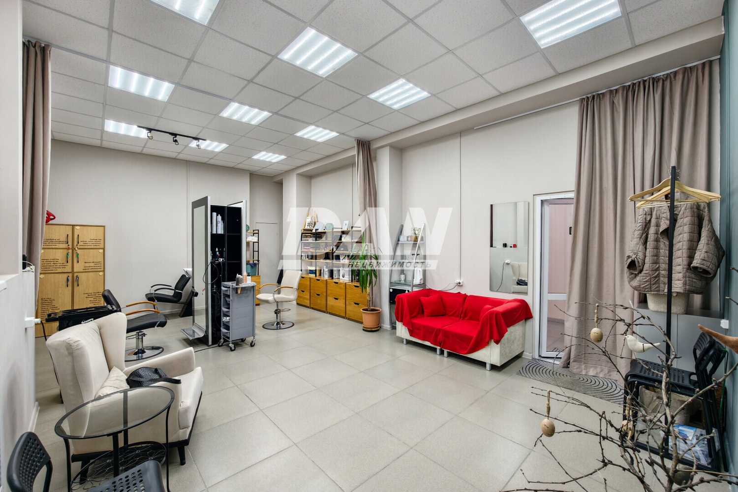 Торговая площадь 786 м²