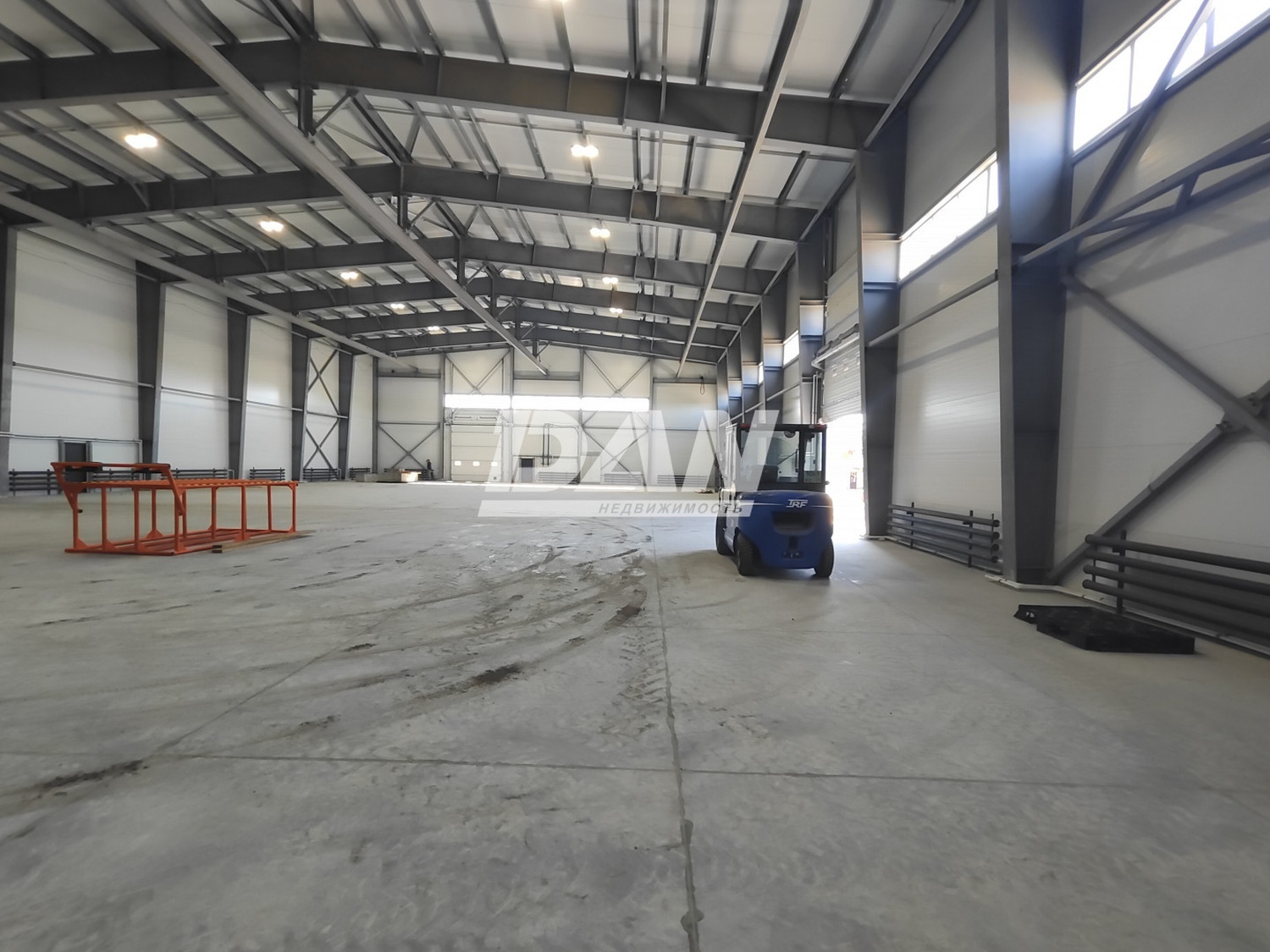 Склад 1400 м²