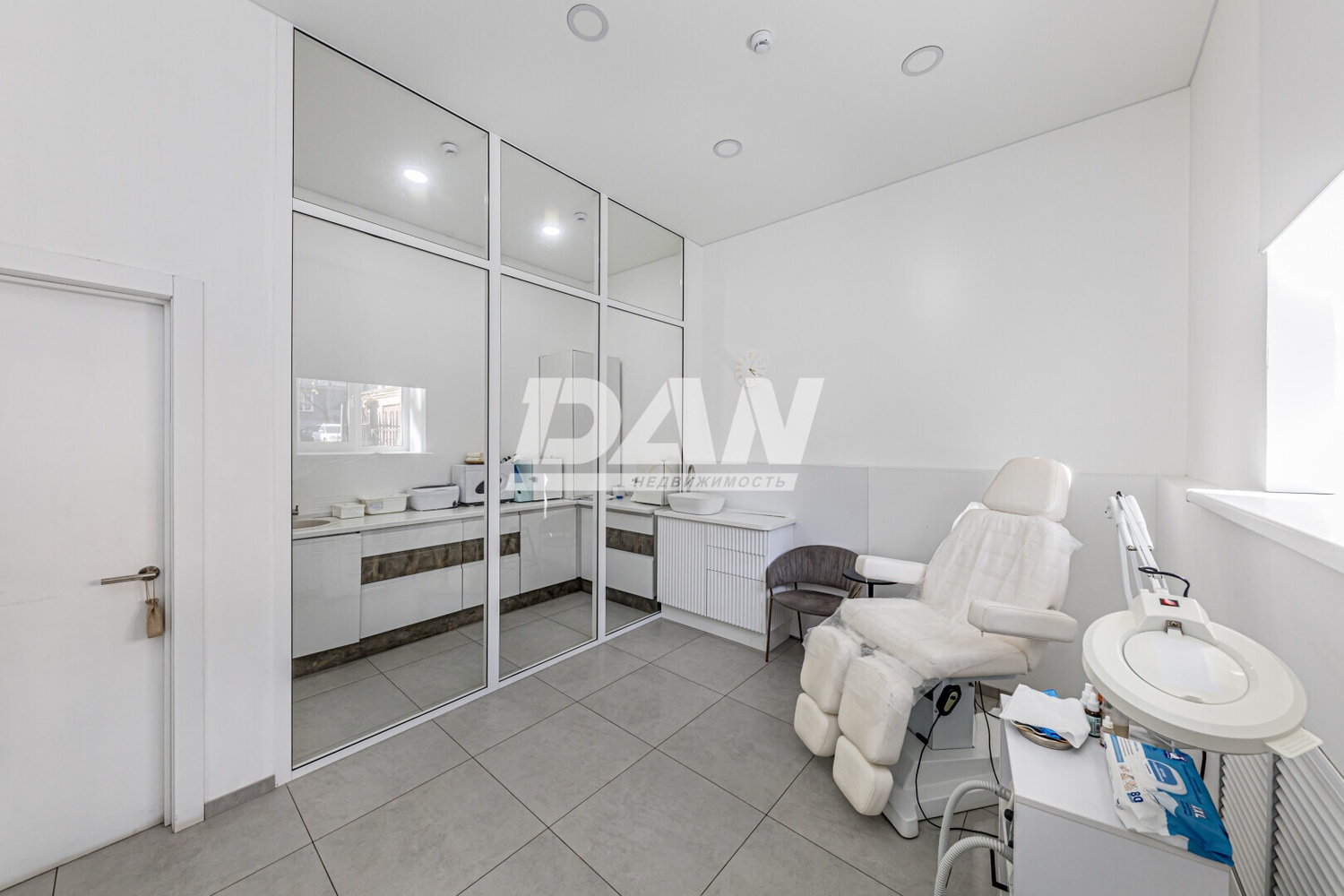 Торговая площадь 786 м²