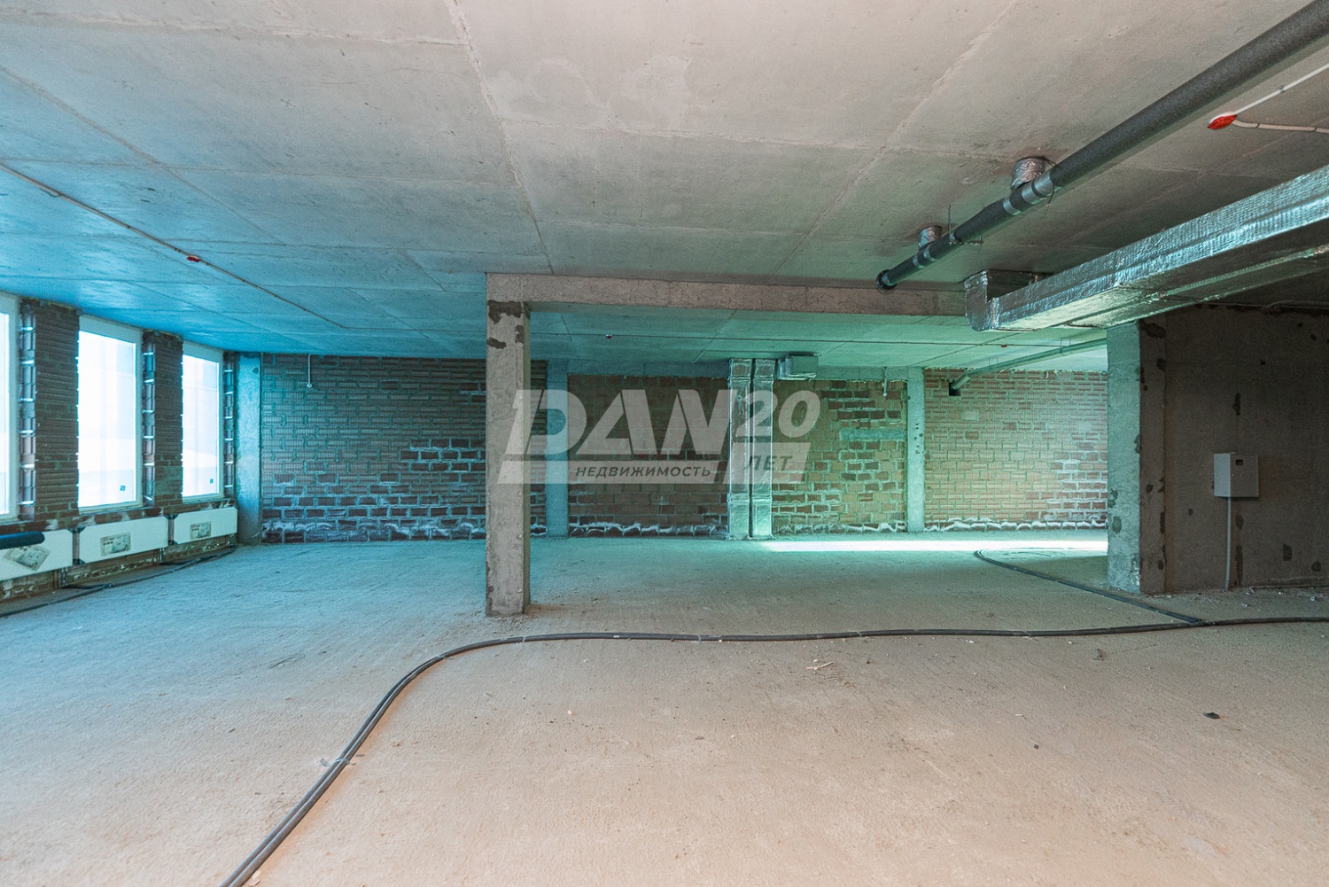 Торговая площадь 298,6 м²
