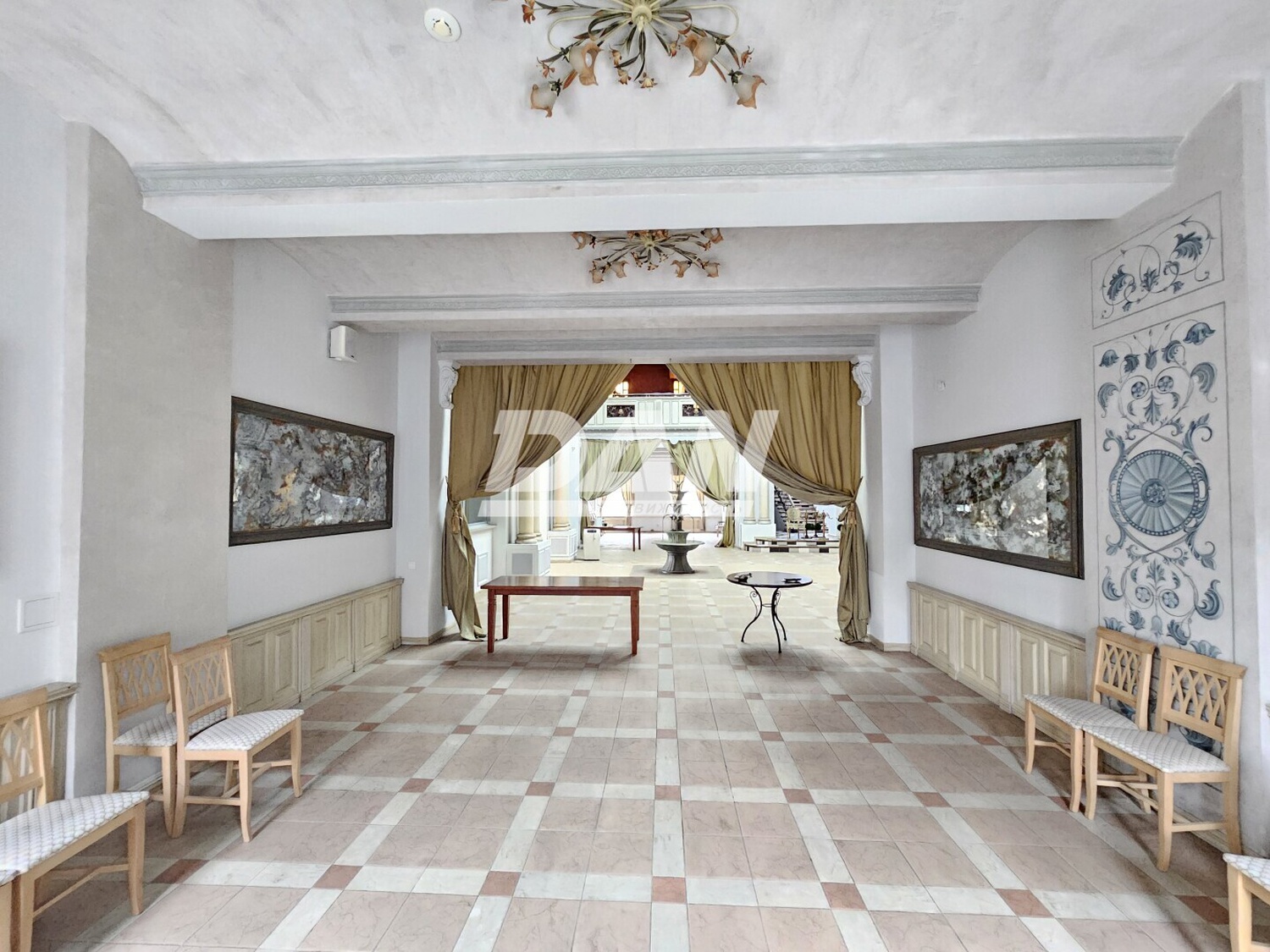 Помещение свободного назначения 650 м²