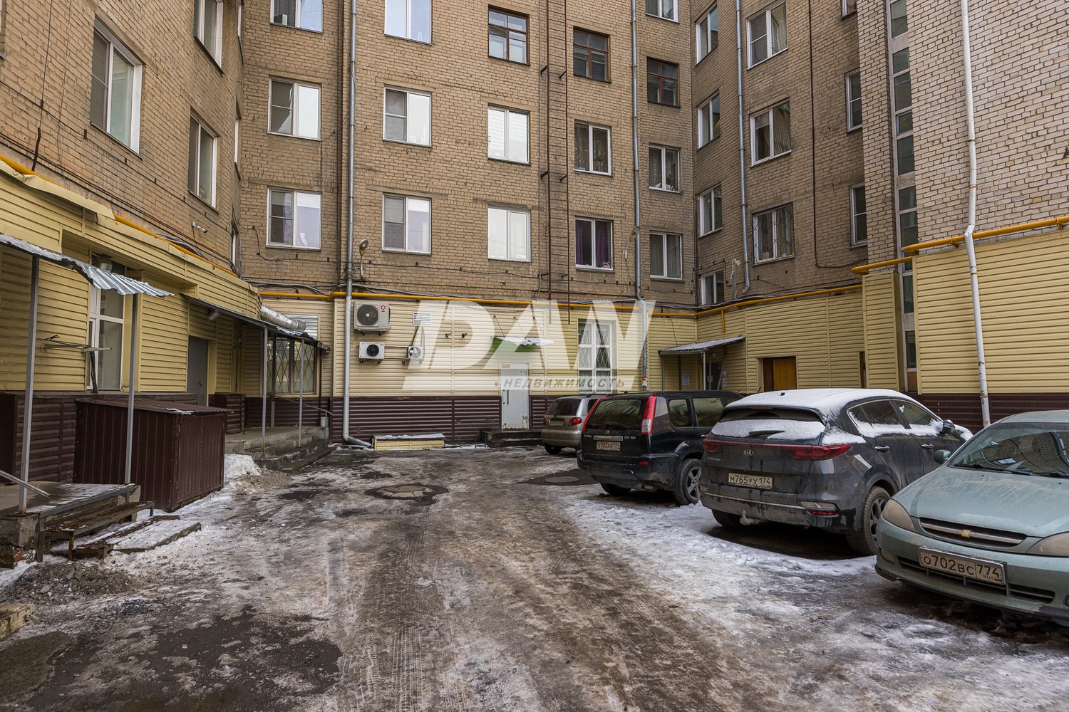 Помещение свободного назначения 325 м²