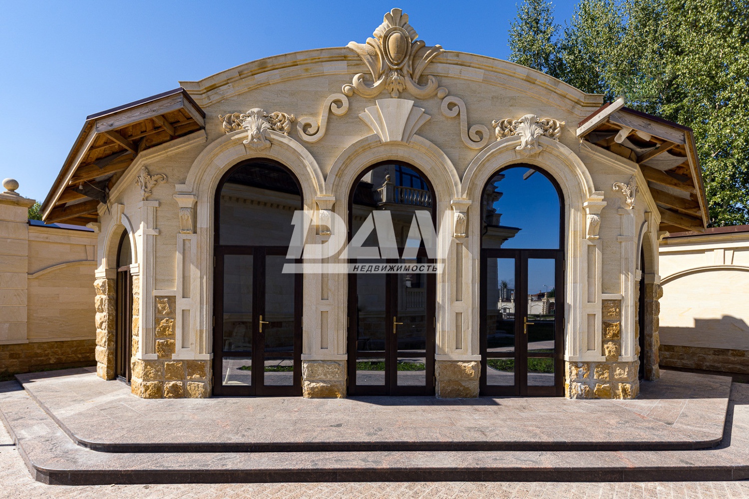 Помещение свободного назначения 1736,3 м²
