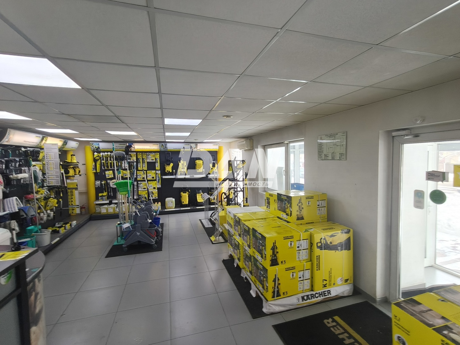 Торговое помещение 180 м²