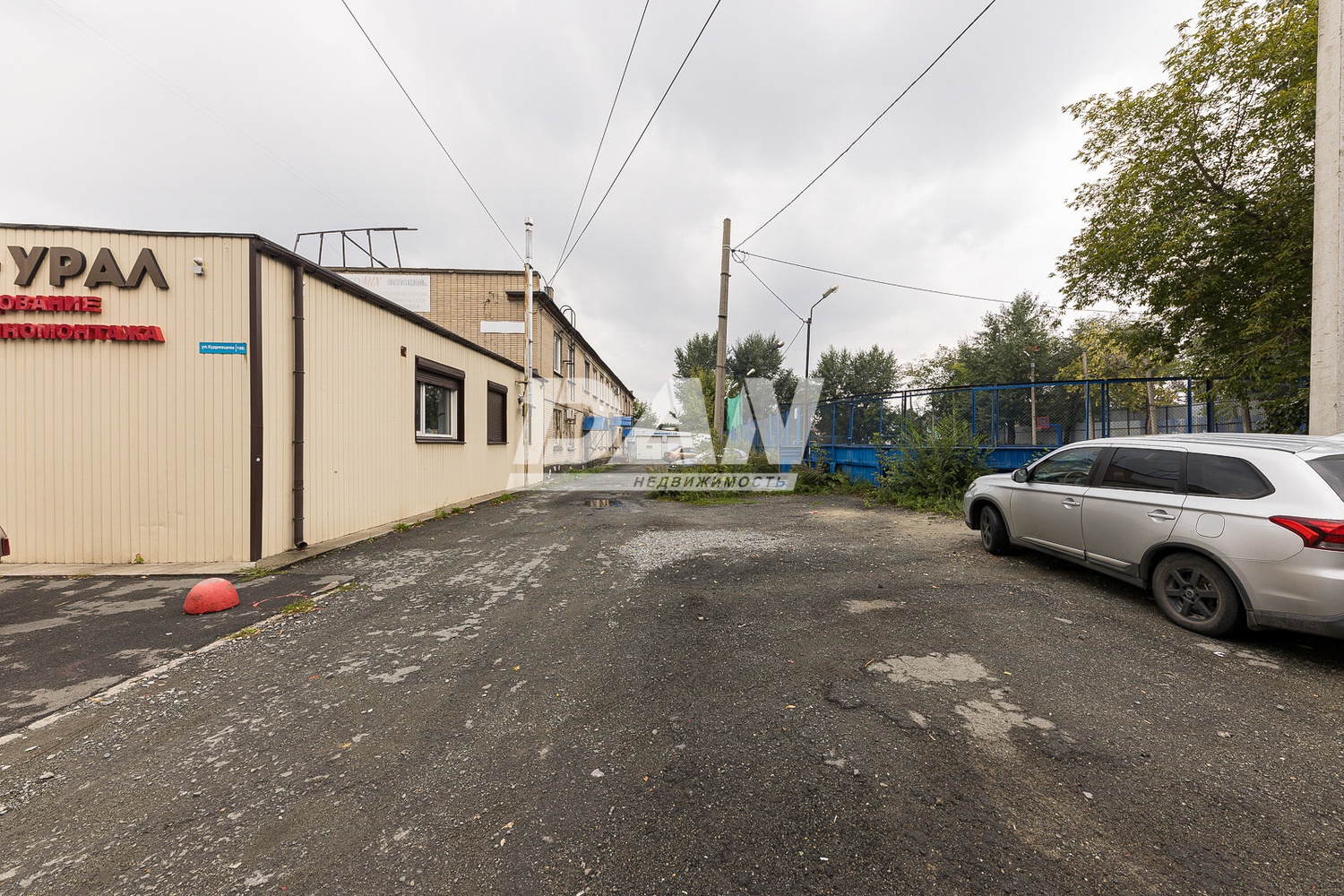 Торговое помещение 300 м²