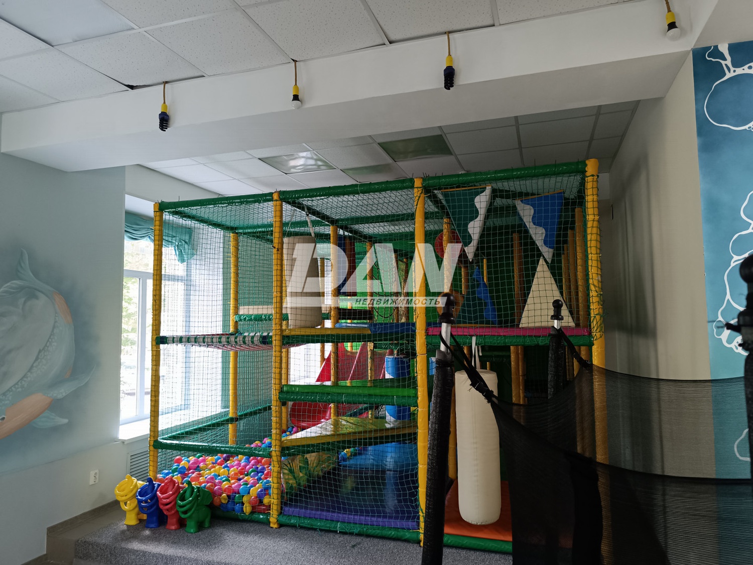 Торговое помещение 200 м²