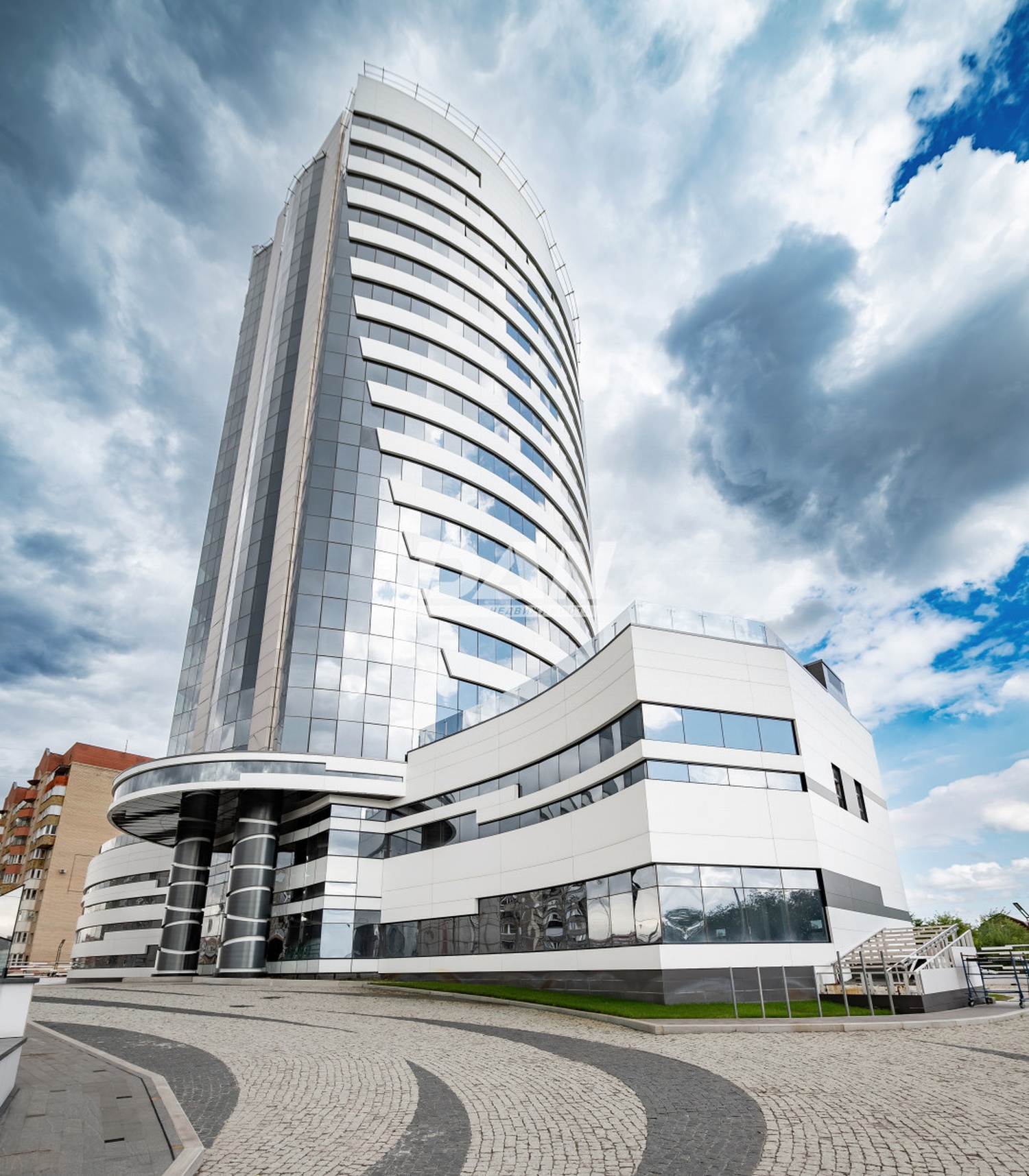 Торговая площадь 13515 м²