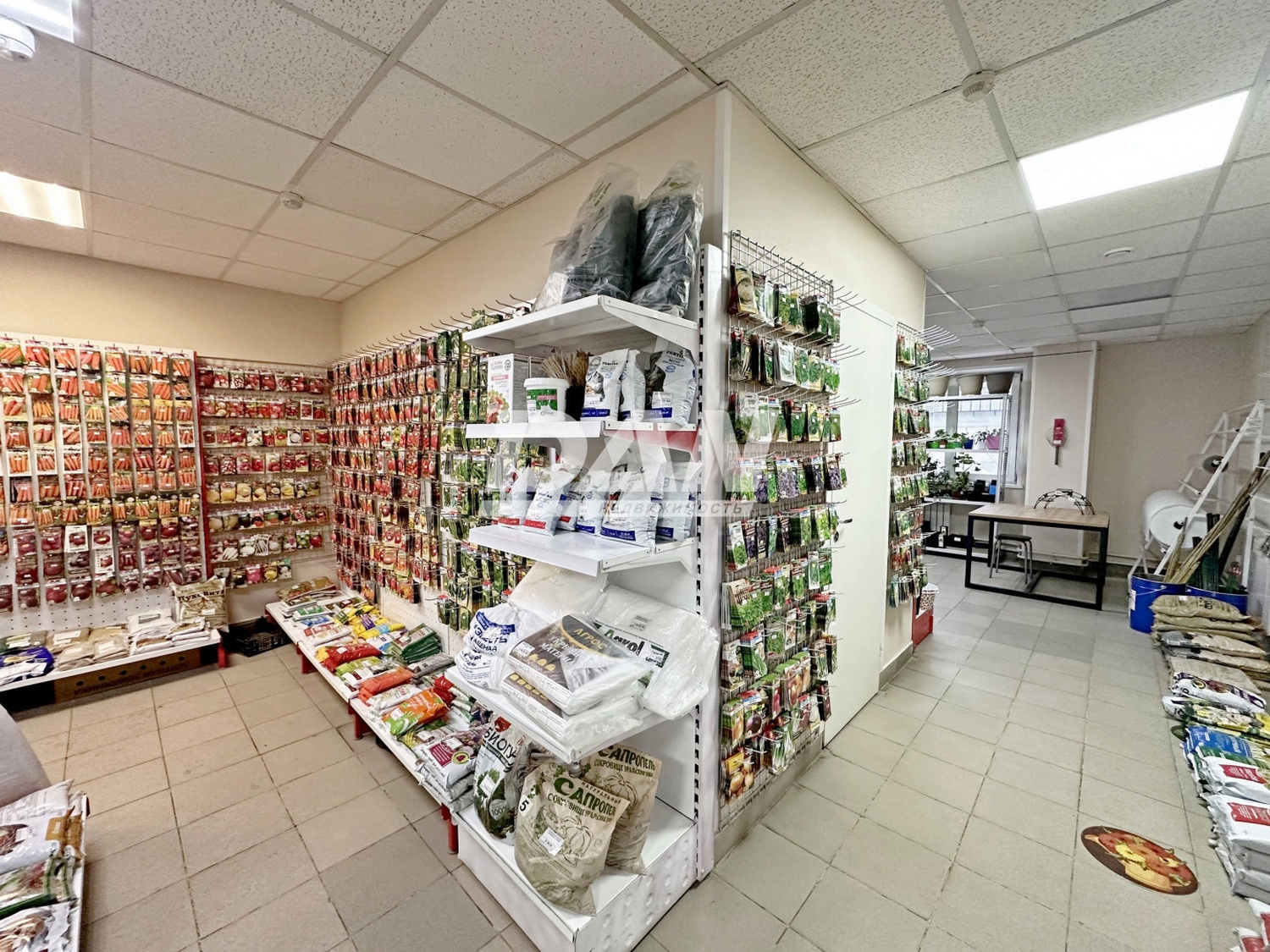 Торговое помещение 85 м²