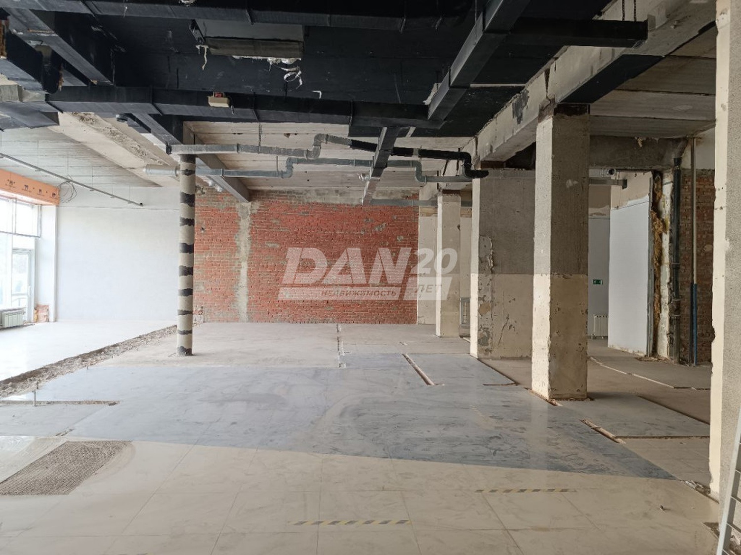 Торговое помещение 296 м²