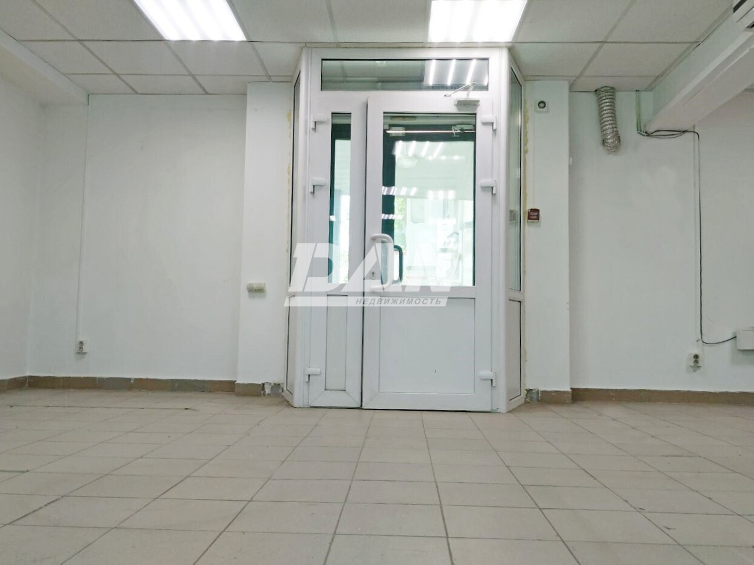 Торговое помещение 97,6 м²
