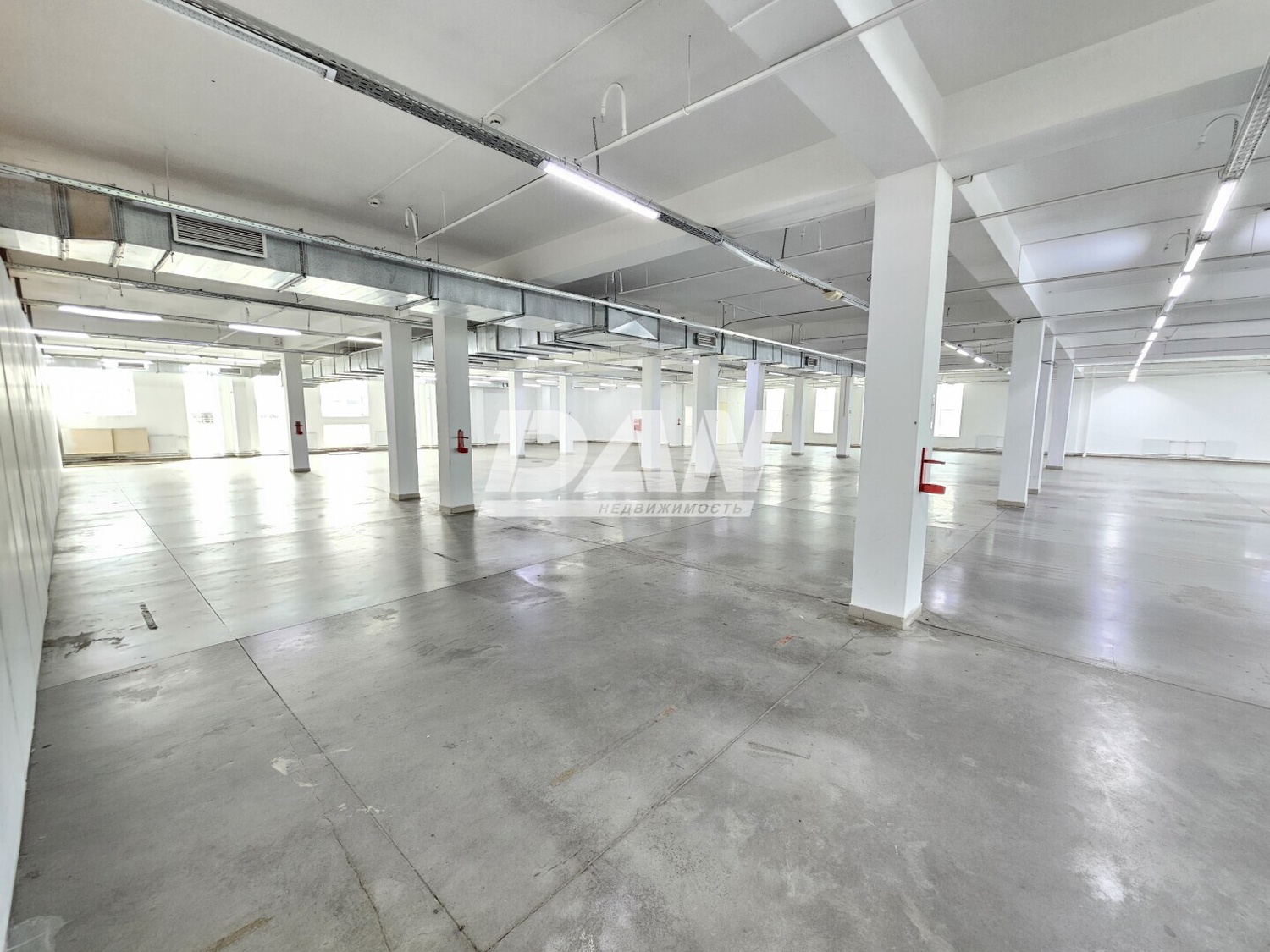 Помещение свободного назначения 401,8 м²