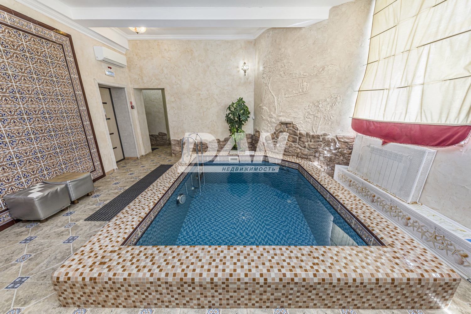 Помещение свободного назначения 818,6 м²