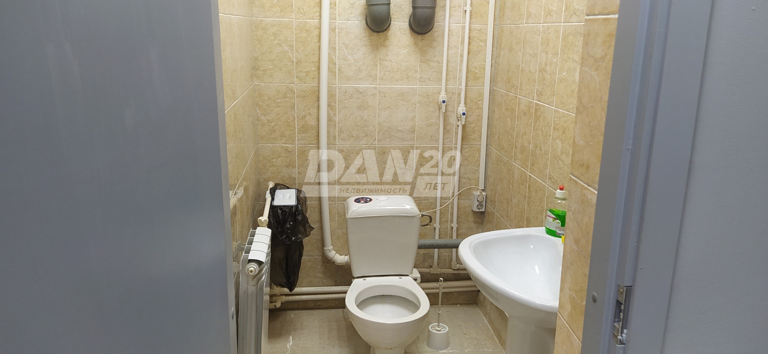 Торговое помещение 215,2 м²