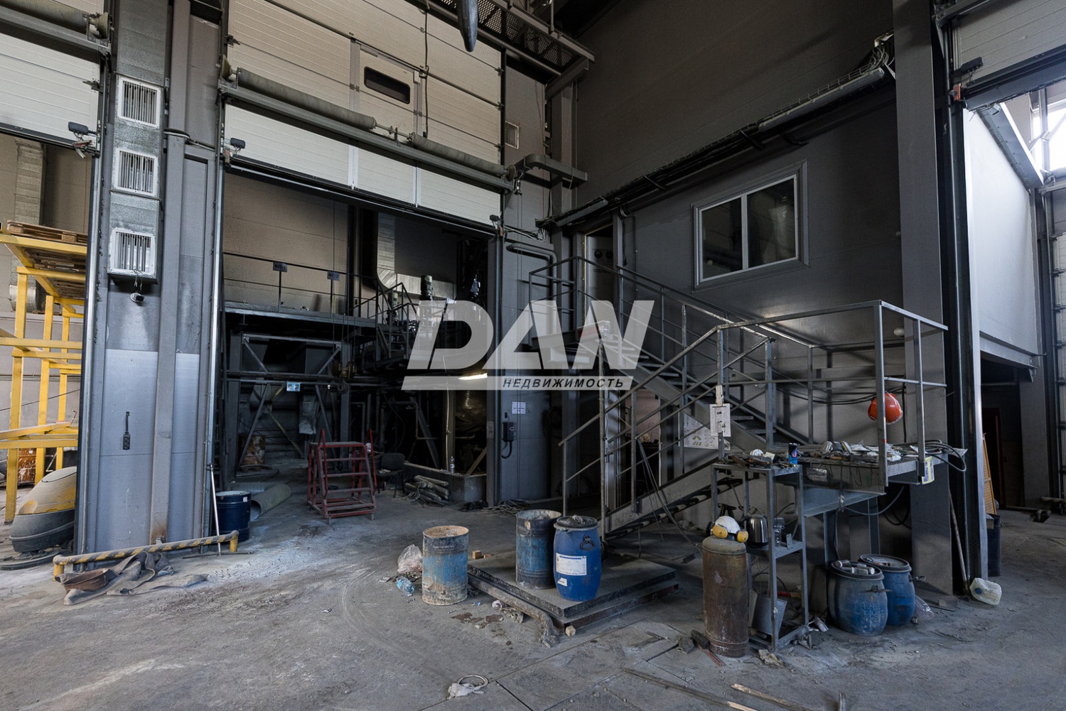 Производственное помещение 990 м²