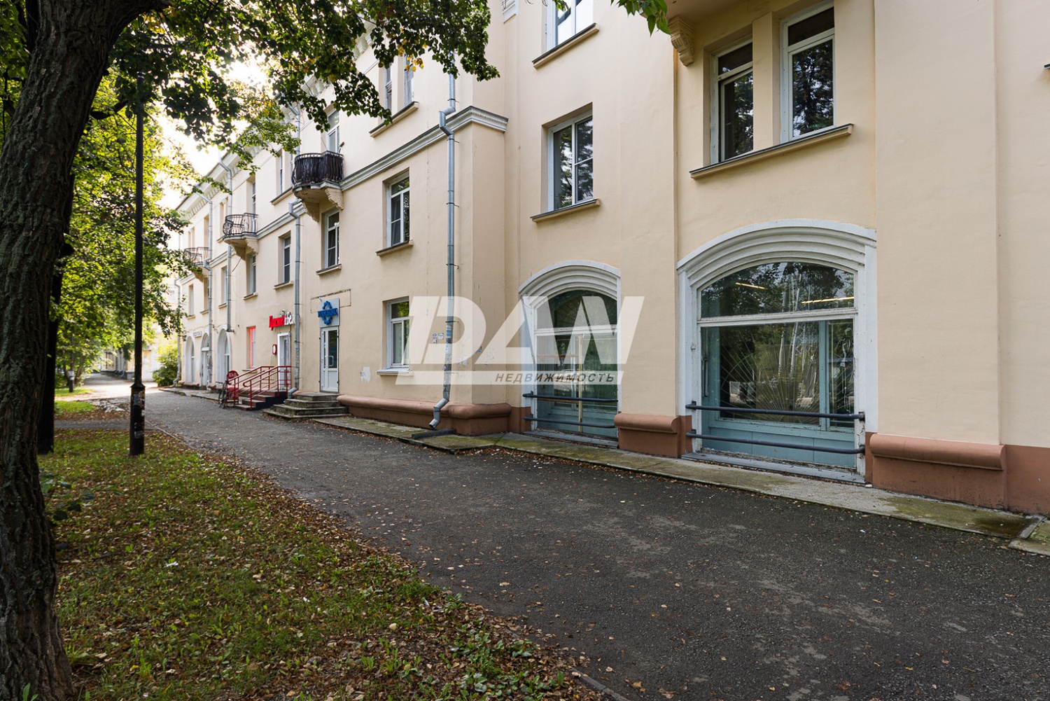 Помещение свободного назначения 353 м²