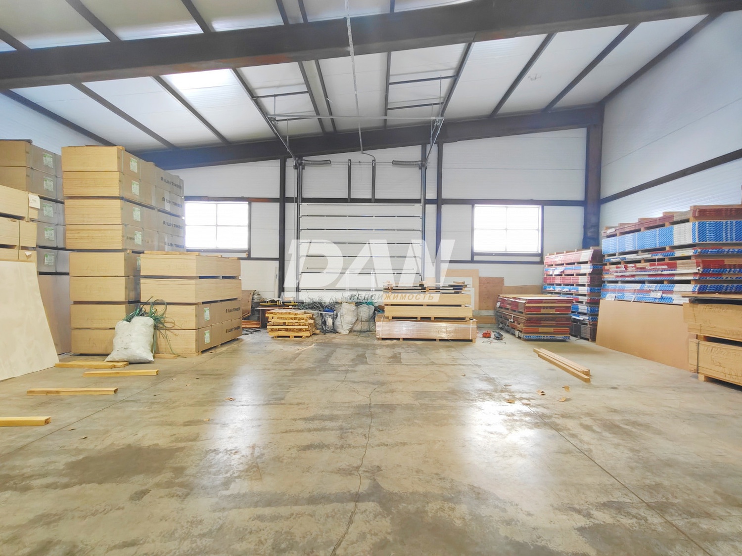 Склад 931 м²