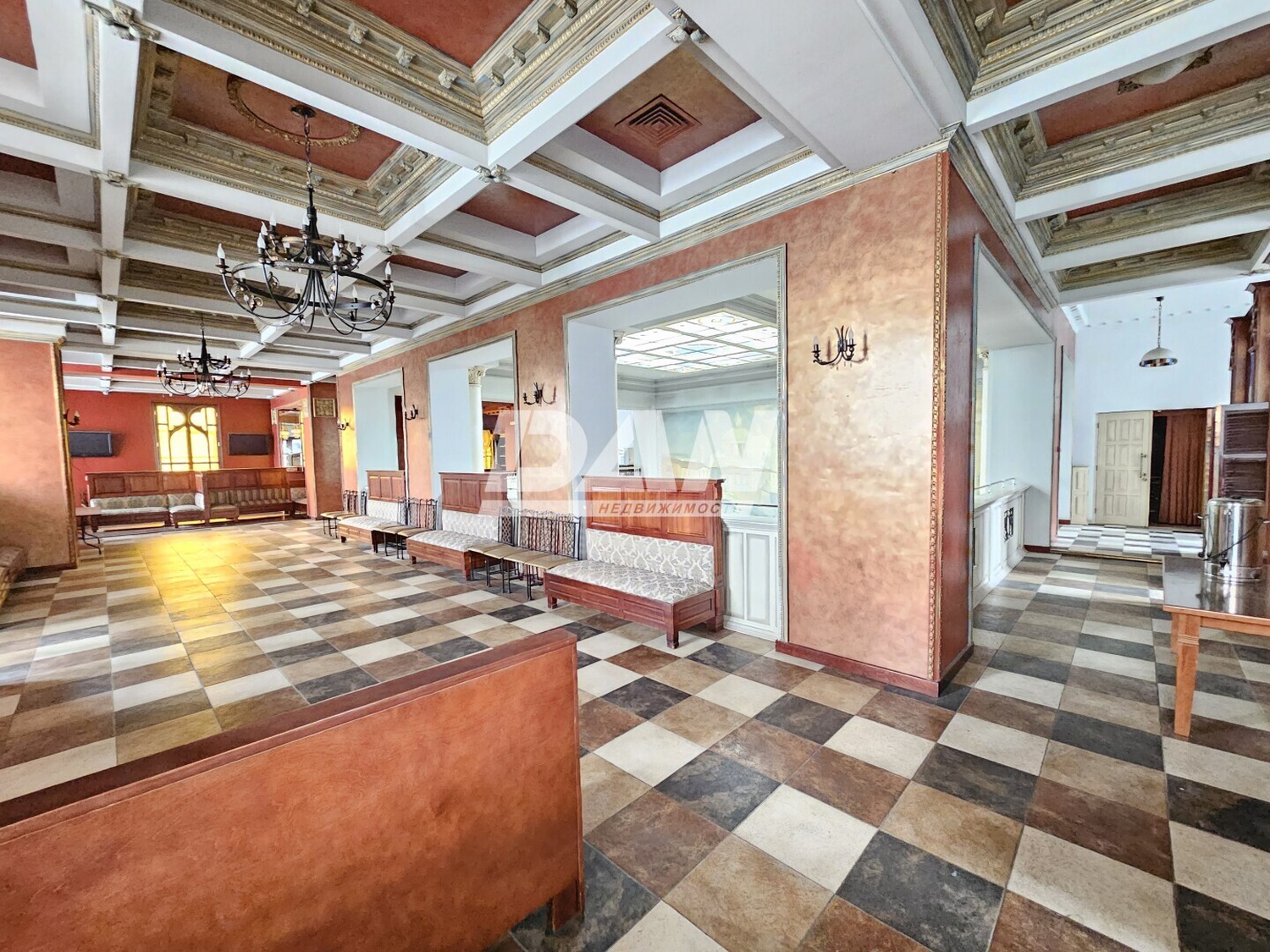 Помещение свободного назначения 650 м²