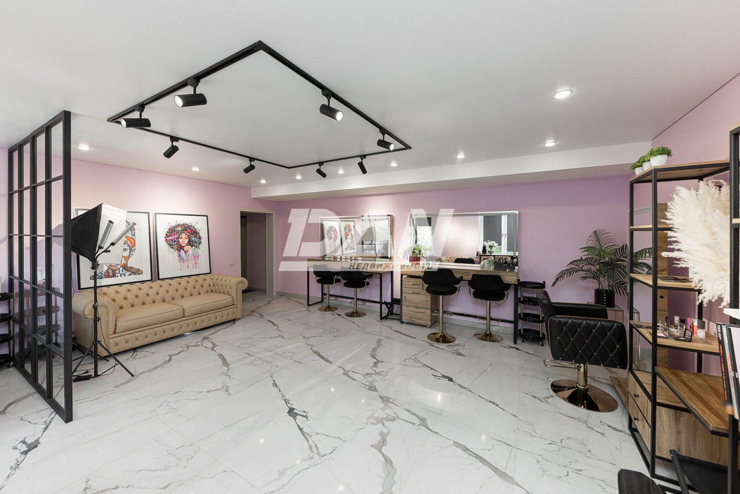 Торговая площадь 56 м²