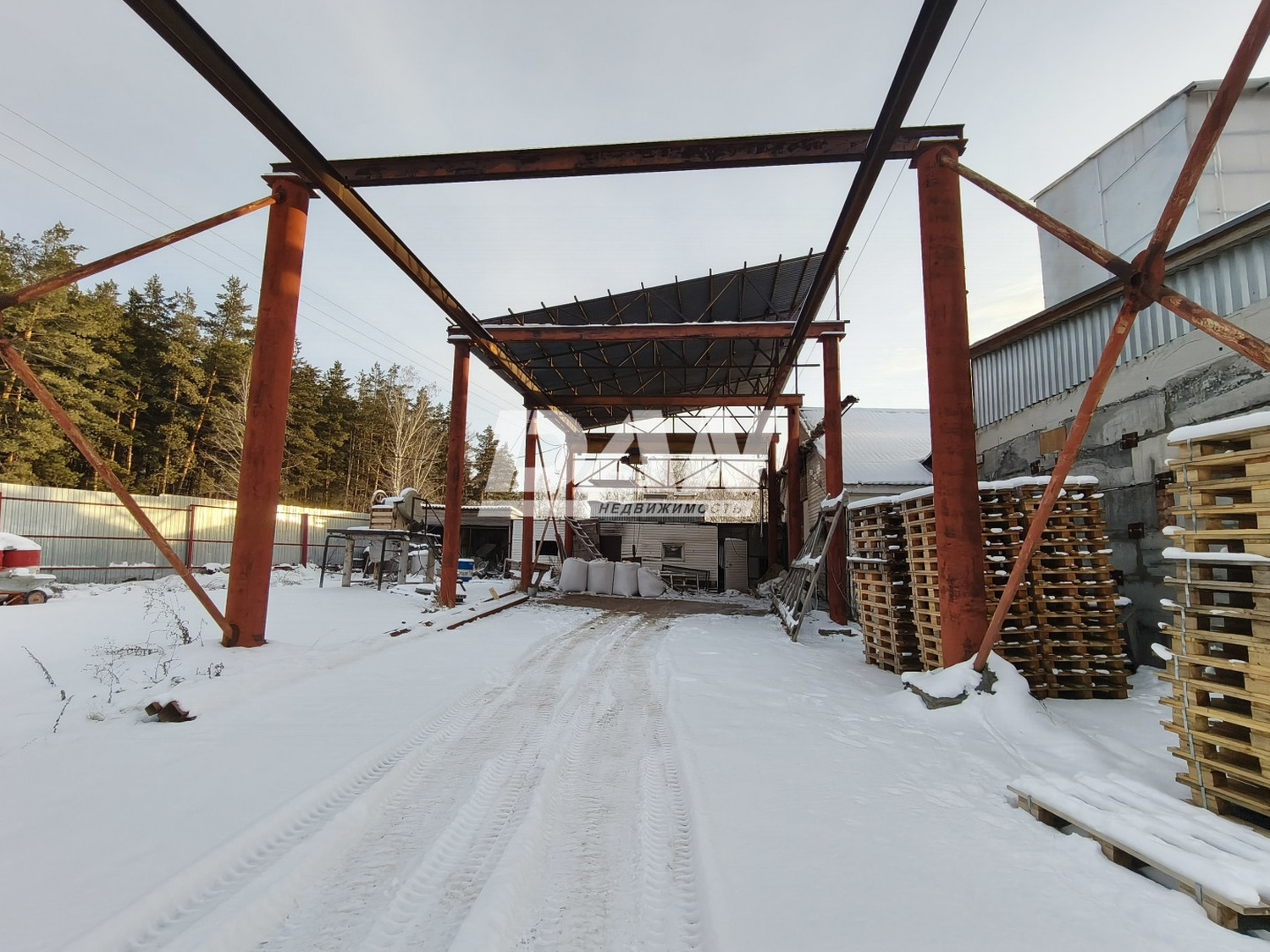 Производственное помещение 1627 м²