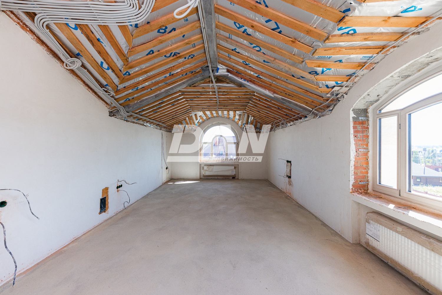 Помещение свободного назначения 1736,3 м²