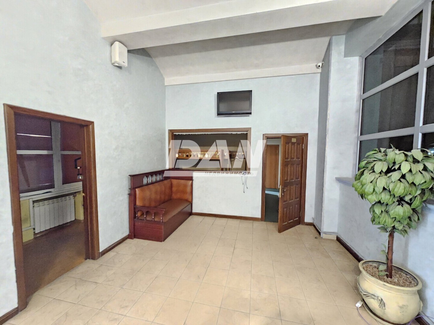 Помещение свободного назначения 650 м²